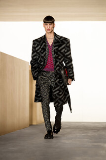 Versace Fall-Winter 2021 Ready-to-Wear Collection / Коллекция Versace осень-зима 2021