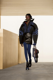 Versace Fall-Winter 2021 Ready-to-Wear Collection / Коллекция Versace осень-зима 2021