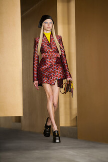 Versace Fall-Winter 2021 Ready-to-Wear Collection / Коллекция Versace осень-зима 2021