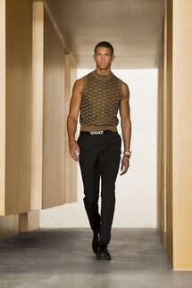 Versace Fall-Winter 2021 Ready-to-Wear Collection / Коллекция Versace осень-зима 2021