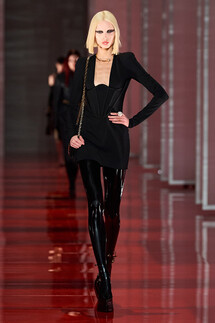 Versace Fall 2022 Collection / Versace осень-зима 2022