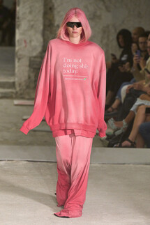 Vetements коллекция весна-лето 2023 / Vetements Spring 2023