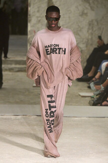 Vetements коллекция весна-лето 2023 / Vetements Spring 2023