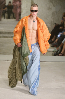Vetements коллекция весна-лето 2023 / Vetements Spring 2023