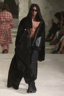 Vetements коллекция весна-лето 2023 / Vetements Spring 2023