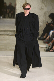 Vetements коллекция весна-лето 2023 / Vetements Spring 2023