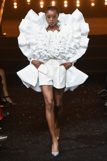 Viktor & Rolf Maison Fall 2018 Couture Collection / Виктор и Рольф Осень 2018 Кутюр коллекция