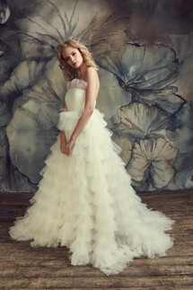 Yulia Prokhorova Beloe Zoloto Wedding Demi Couture