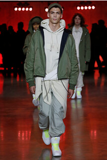 Tommy Hilfiger Spring 2020 Ready-to-Wear / Томми Хилфигер весна-лето 2020 / Неделя моды: Лондон