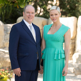 Принц Альбер и принцесса Монако Шарлен отметили 11-ю годовщину свадьбы новым портретом