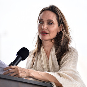 Анджелина Джоли: «Пандемия мешает выявлять случаи насилия над детьми»