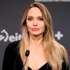 «Я люблю свою страну, но не узнаю её»: Анджелина Джоли заговорила о политике