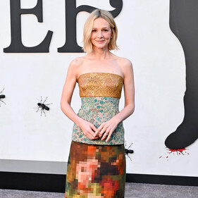 Кэри Маллиган примерила платье «с глюком» от Dries Van Noten