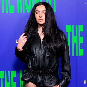 Charli XCX объявила дату выхода нового альбома Music, Fashion, Film