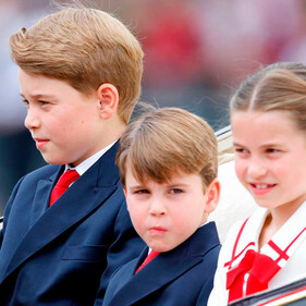 Почему принцы Джордж, Луи и принцесса Шарлотта пропустили вторую коронацию Карла III в Шотландии?