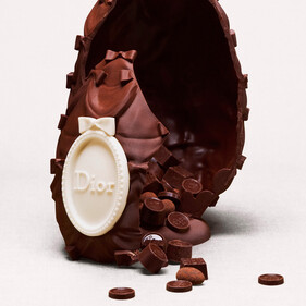 Как насчёт пасхальной сераировки от Dior?