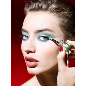 С королевским размахом: новая коллекция декоративной косметики Dolce & Gabbana