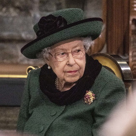 Почему Елизавета II и другие члены королевской семьи пришли в зелёном цвете на Службу памяти в честь принца Филиппа?