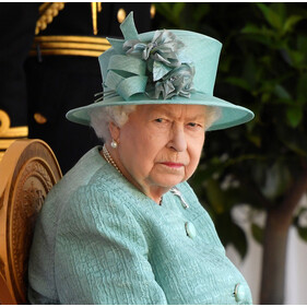 Букингемский дворец отрицает, что королева Елизавета II пыталась скрыть своё состояние