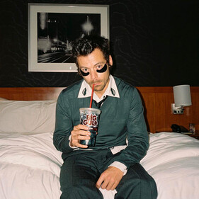 Гарри Стайлс раскрыл трек-лист нового альбома Kiss All the Time. Disco Occasionally