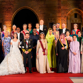 Кейт Миддлтон и принц Уильям стали участниками свадебного портрета королевской семьи Иордании