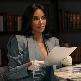 Ким Кардашьян выставит свои костюмы из сериала «Всё честно» на благотворительный аукцион