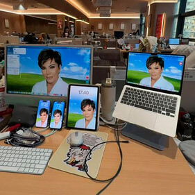 Фото Крис Дженнер стали трендом в китайских соцсетях