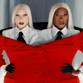 Леди Гага и Doechii устроили модный показ в клипе Runway