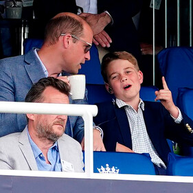 Принцы Уильям и Джордж вместе посетили матч по крикету и показали тесную связь между отцом и сыном