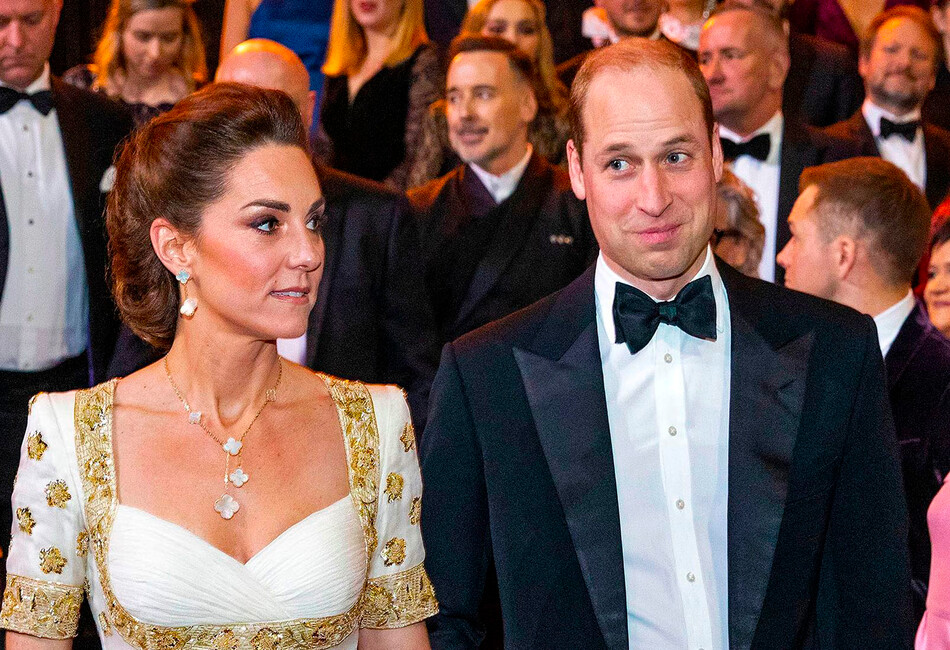 Кэтрин, герцогиня Кембриджская, и принц Уильям, герцог Кембриджский, приняли участие в церемонии вручения кинопремии EE British Academy Film Awards 2020 в Королевском Альберт-Холле 2 февраля 2020 года в Лондоне, Англия