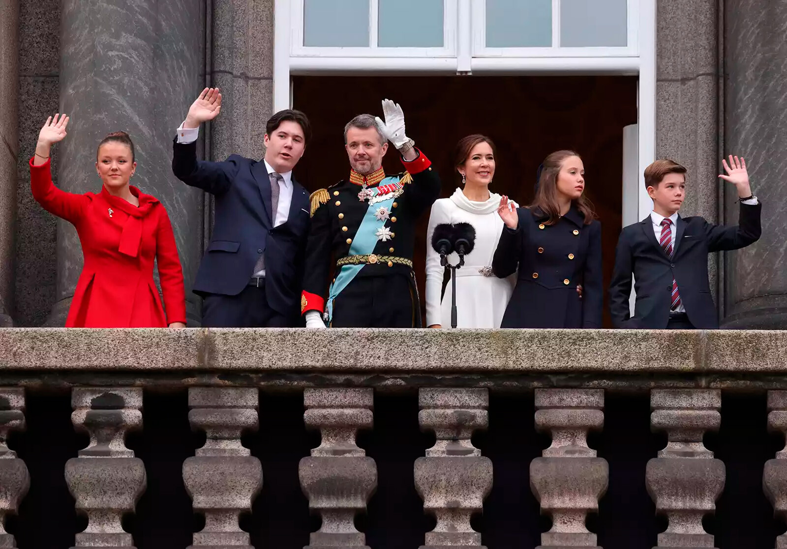 Король Дании Фредерик и королева Мария с семьей, 14 января 2024 года