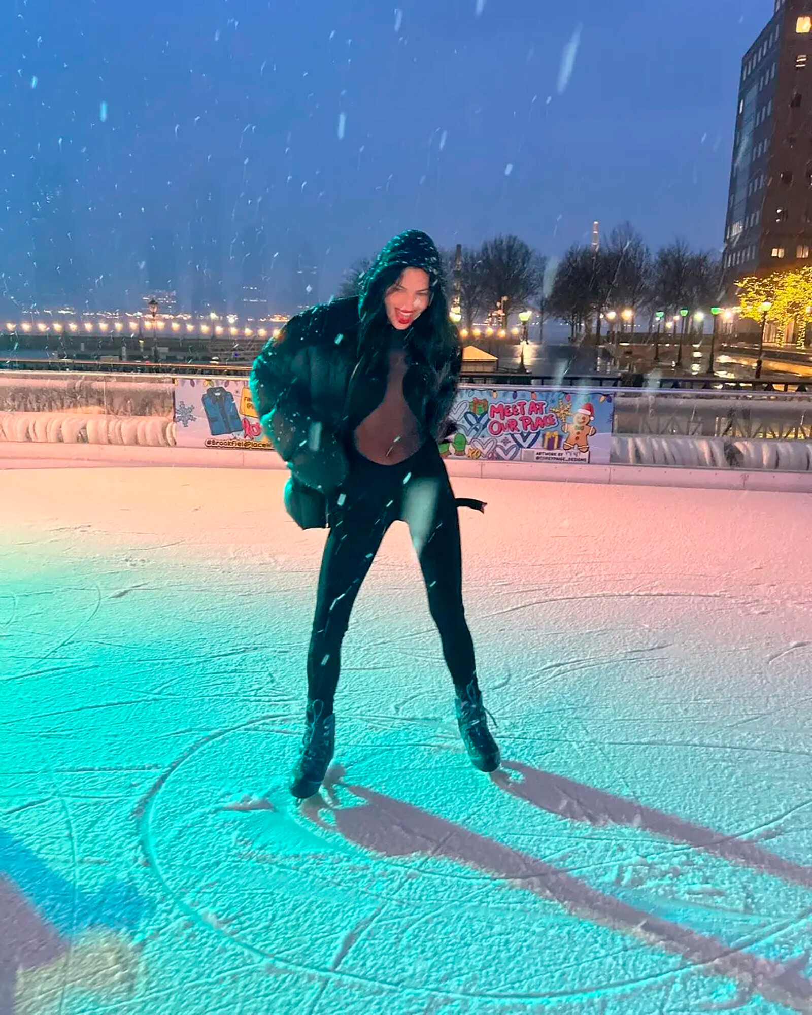 Ирина Шейк на льду