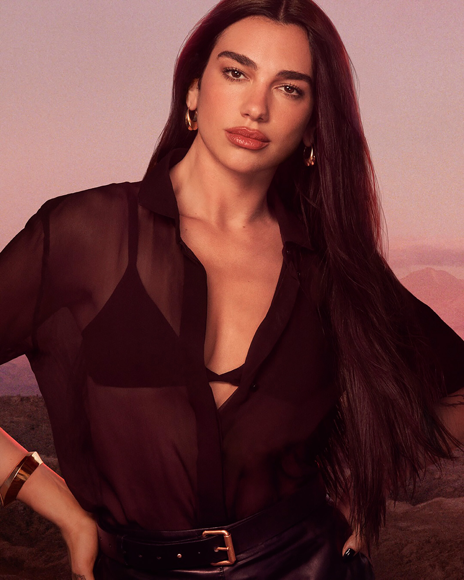 Дуа Липа стала лицом нового аромата от YSL Beauty Libre Berry Crush