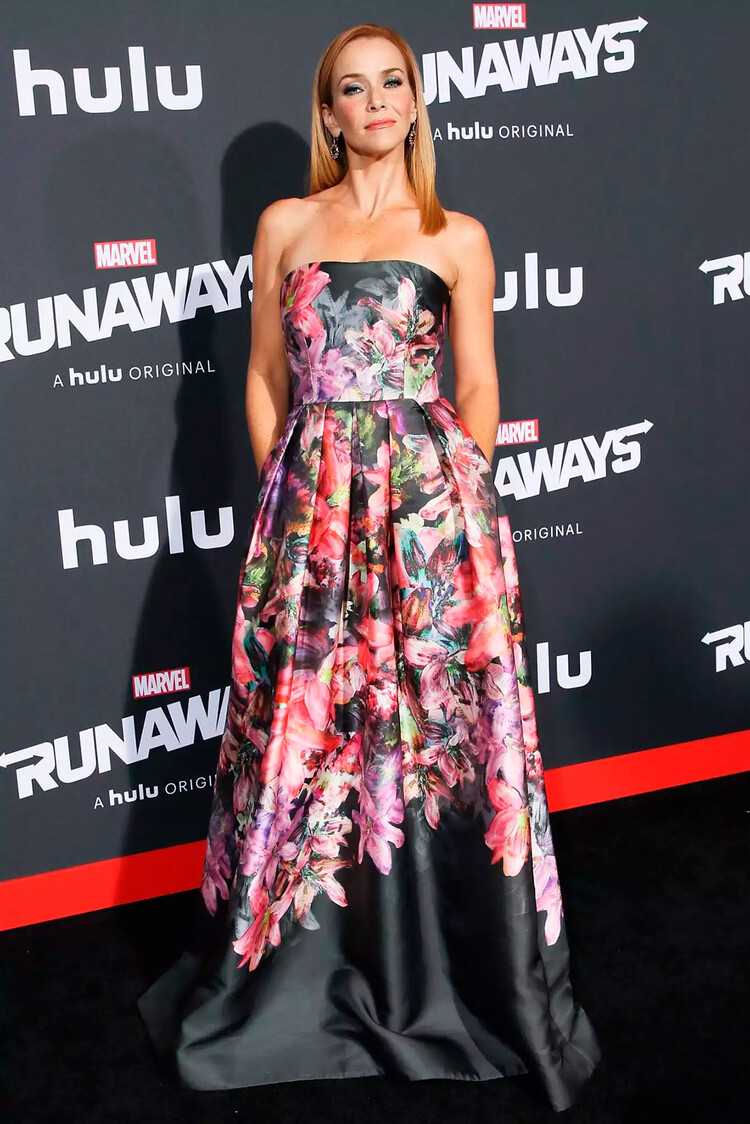 Энни Вершинг прибывает на премьеру фильма Hulu &quot;Marvel's Runaways&quot; в театре Regency Bruin 16 ноября 2017 года в Лос-Анджелесе, Калифорния