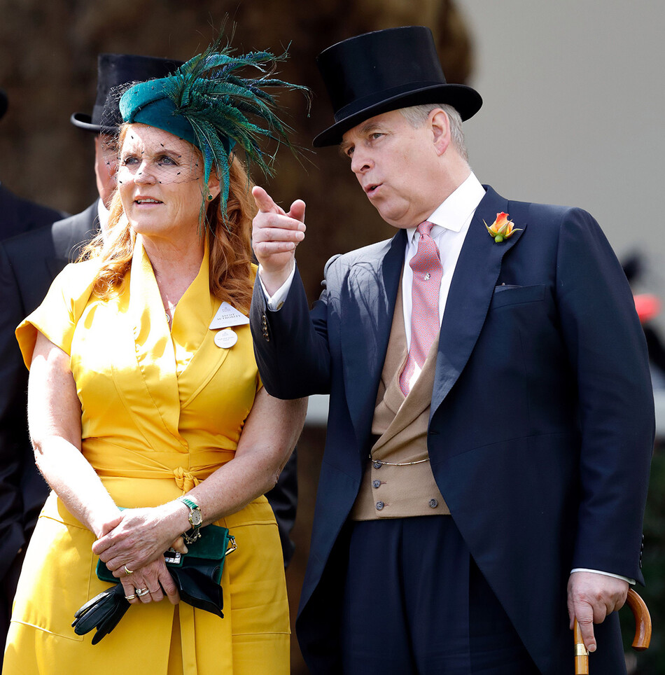 Сара Фергюсон, герцогиня Йоркская и принц Эндрю, герцог Йоркский, присутствуют на четвертом дне Royal Ascot на ипподроме Аскот 21 июня, 2019 год в Аскоте, Англия