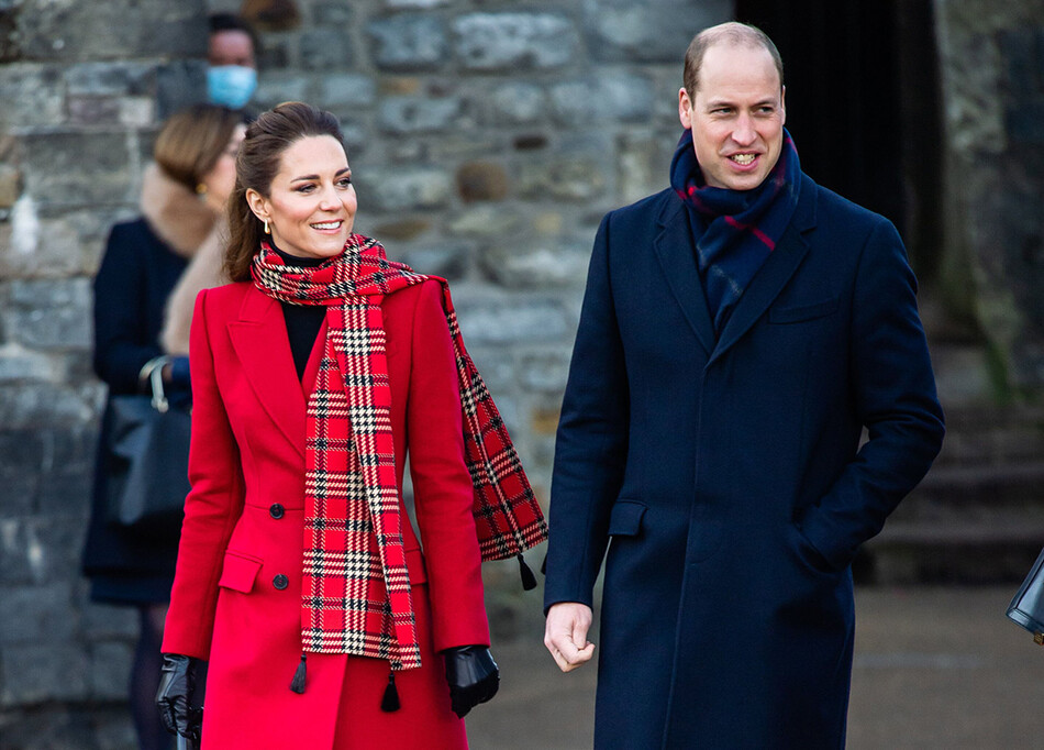 Какое королевское правило нарушили принц Уильям и Кейт Миддлтон на своей Рождественской открытке? 