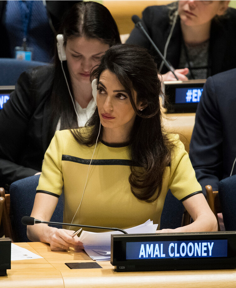 Амаль Клуни в штаб-квартире Организации Объединенных Наций 9 марта 2017 года в Нью-Йорке