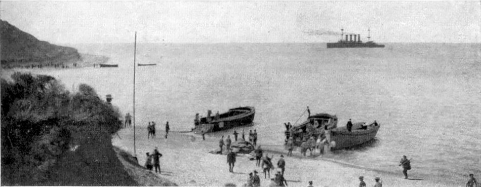 25 апреля 1915 года в ходе Первой мировой войны силы Антанты (британцы, австралийцы, новозеландцы, ньюфаундлендцы, индийцы, французы) начали десантирование на полуострове Галлиполи (Турция)