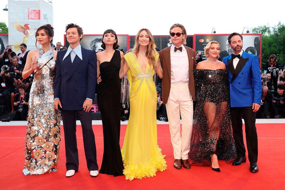 Гарри Стайлс и Оливия Уайлд появились на Венецианском кинофестивале в образах от Gucci
