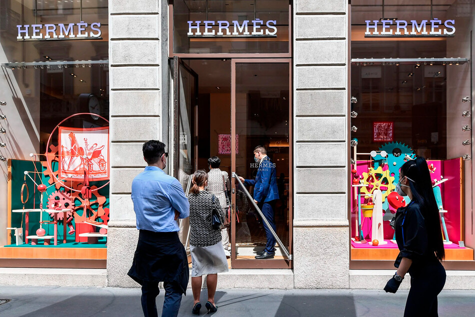 Продажи Herm&egrave;s в четвёртом квартале выросли почти на четверть