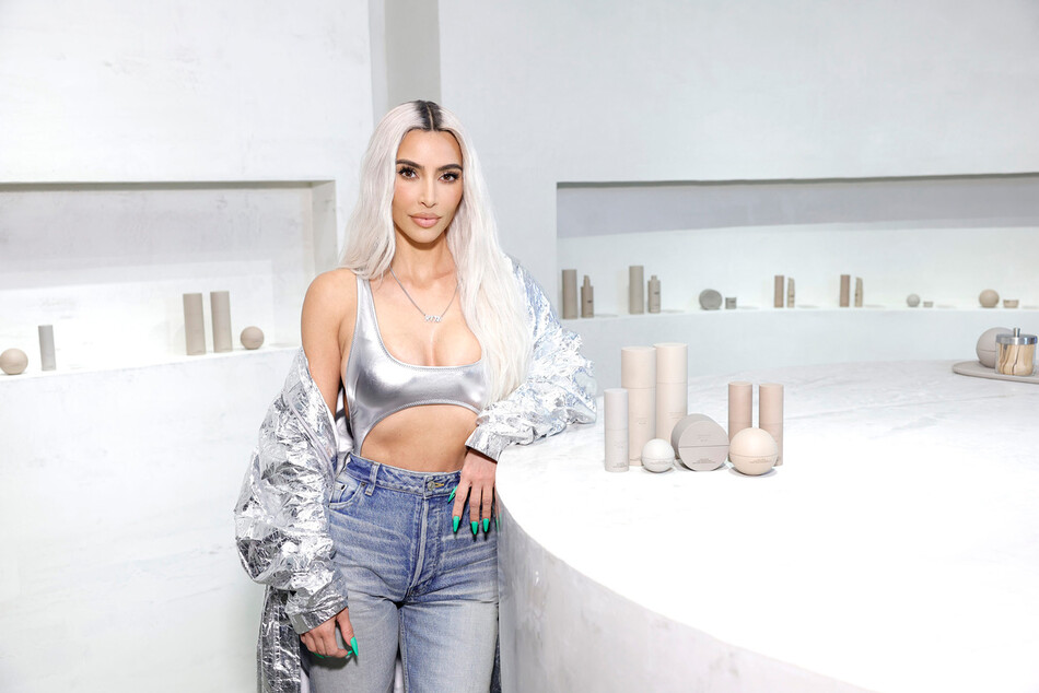 Kim-Kardashian-no-makeup-video-01-Mainstyle.jpg