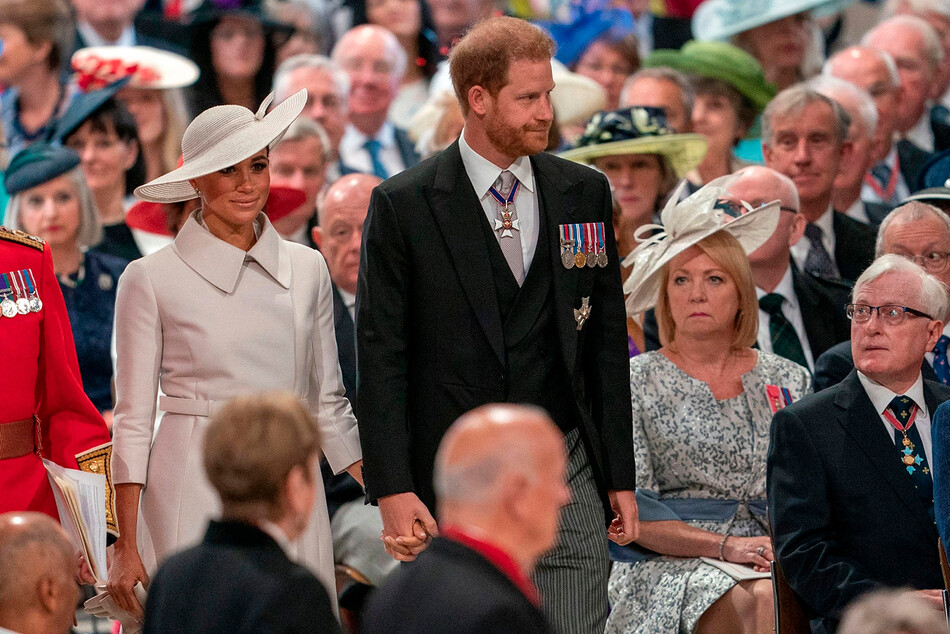 Меган Маркл и принц Гарри прибывают в собор Святого Павла под ледяные взоры присутствующих во время провидения церковной службы, приуроченной Платиновому юбилею королевы Елизаветы II 3 июня 2022 года в Лондоне, Англия