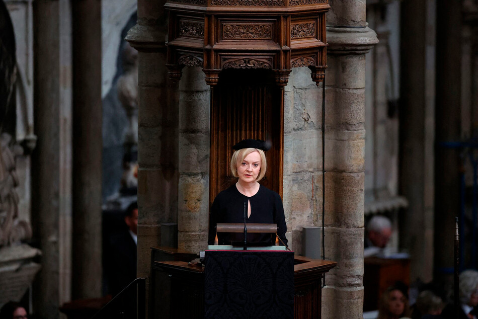 Премьер-министр Лиз Трасс на&nbsp;похоронах королевы Елизаветы II в&nbsp;Вестминстерское аббатство в Лондоне 19 сентября 2022 года