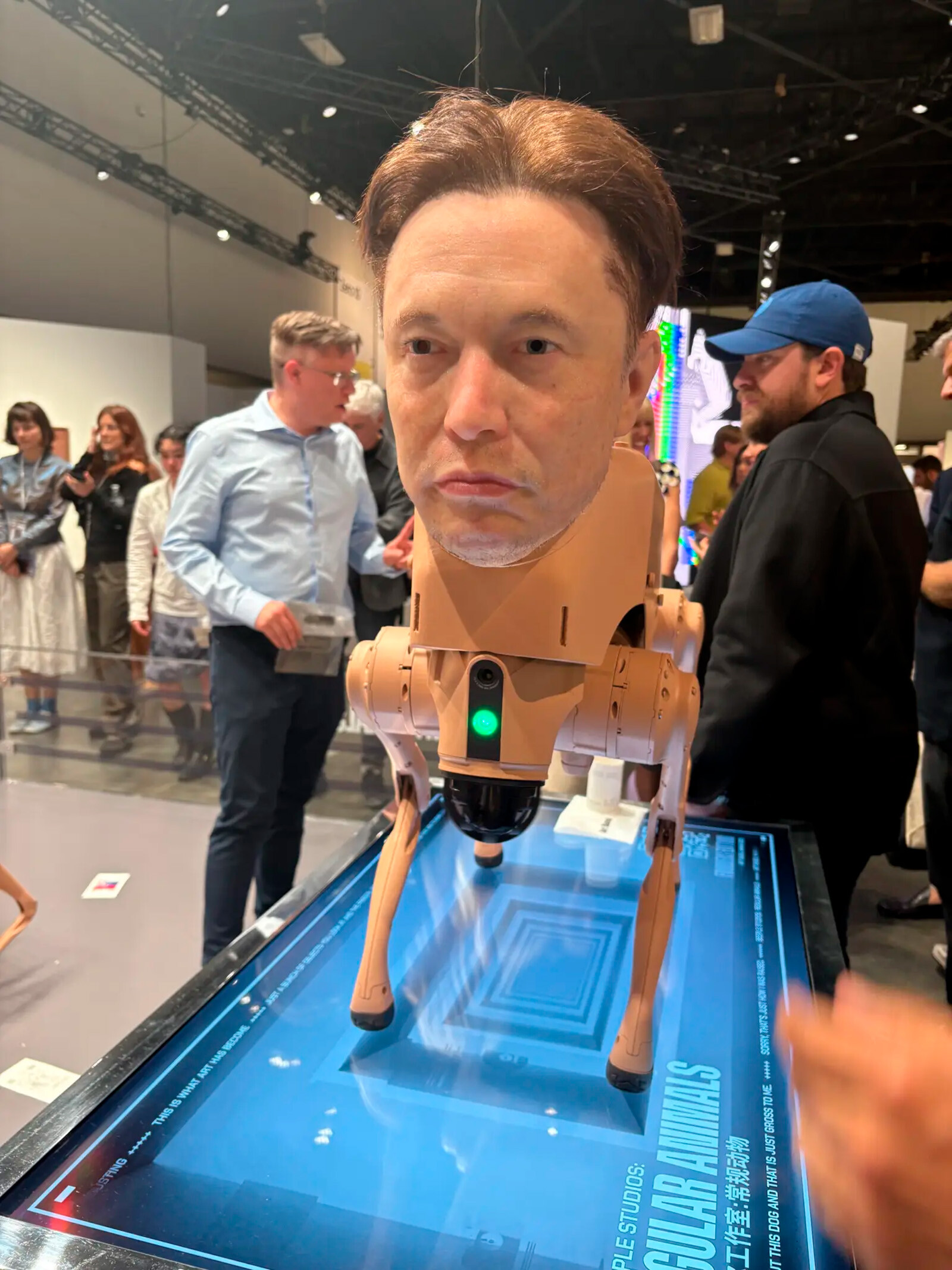 Художник Beeple Regular Animals на Art Basel в Майами