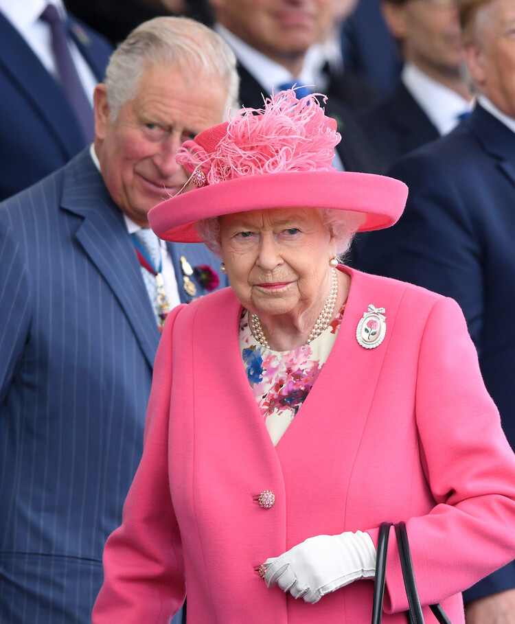 Елизавета II в ярости из-за слухов об отречение от королевского престола