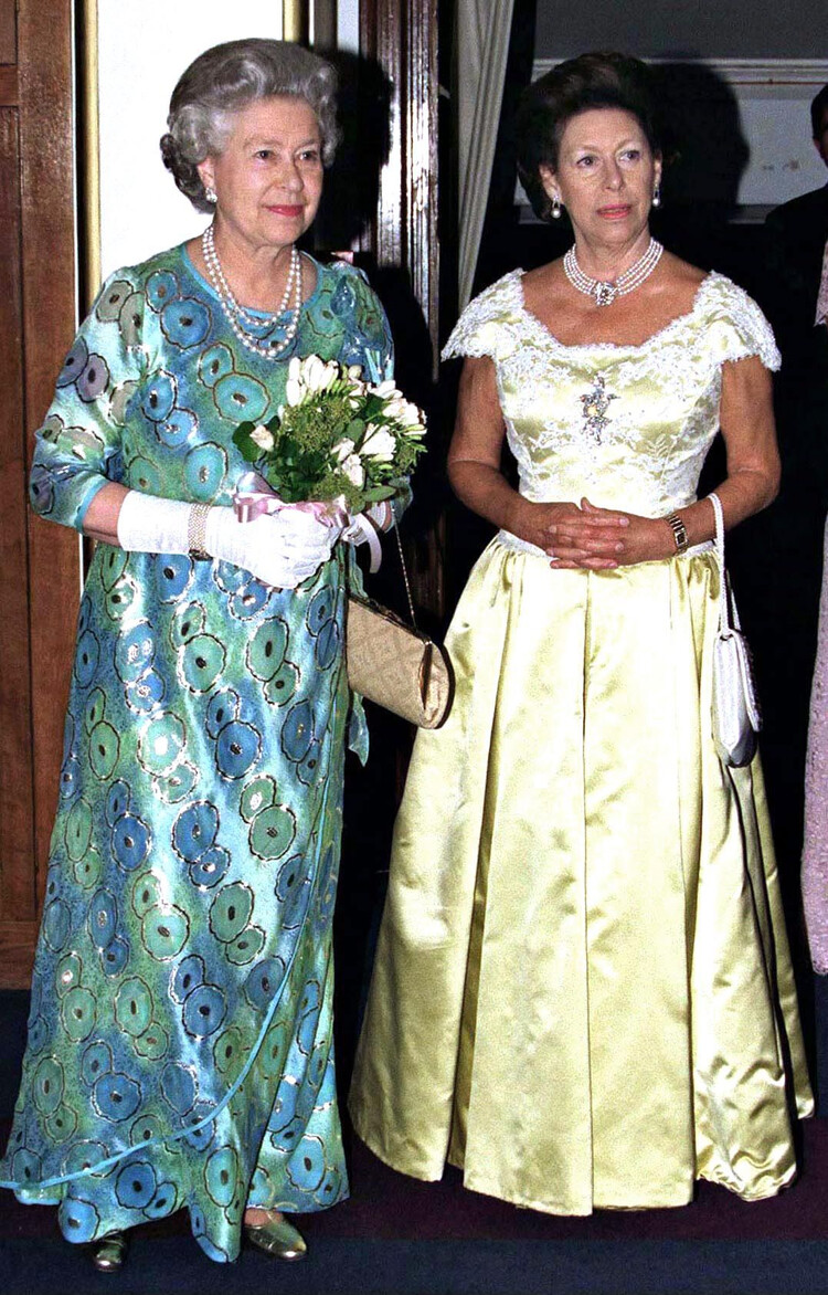 Королева&nbsp;Елизавета&nbsp;II и принцесса&nbsp;Маргарет