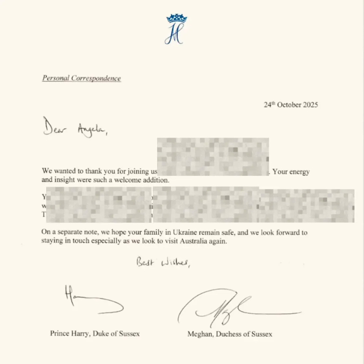 Меган Маркл и принц Гарри позируют с звёздным астрологом Анжелой Перл