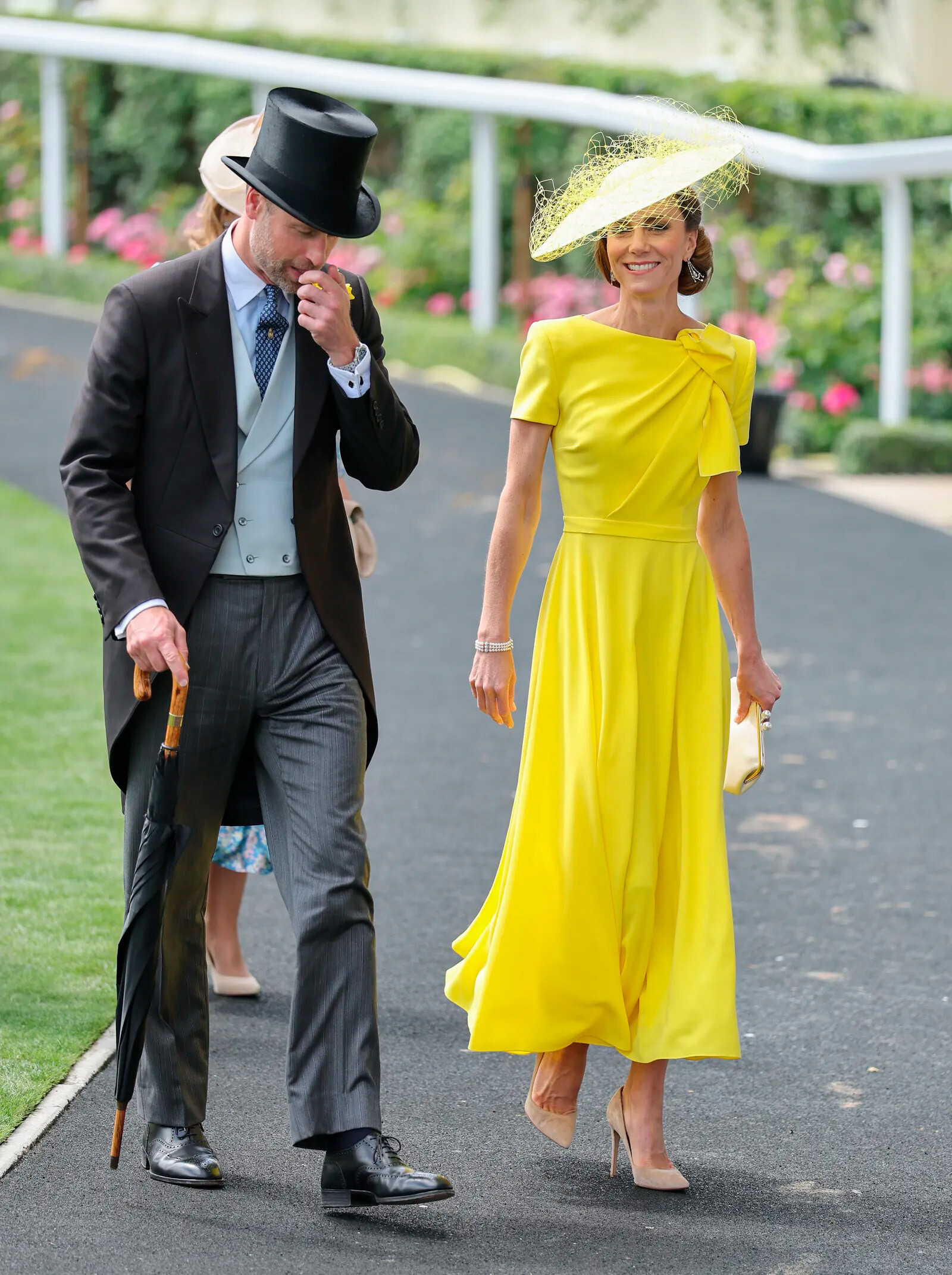 Кейт Миддлтон вновь сделала ставку на главный цвет лета — жёлтый
