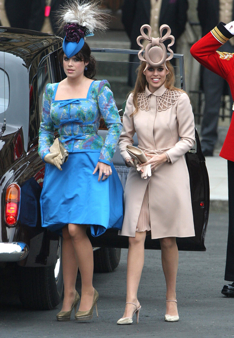 Принцесса Евгения и принцесса Беатрис на королевской свадьбе принца Уильяма и Кейт Миддлтон, 2011