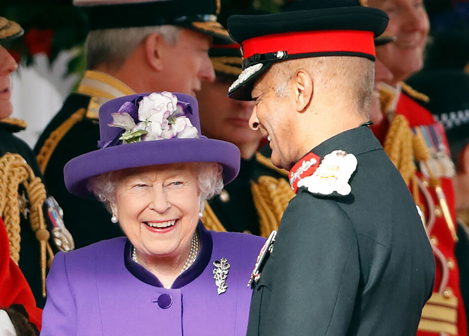 Королева Елизавета II поддерживает движение Black Lives Matter
